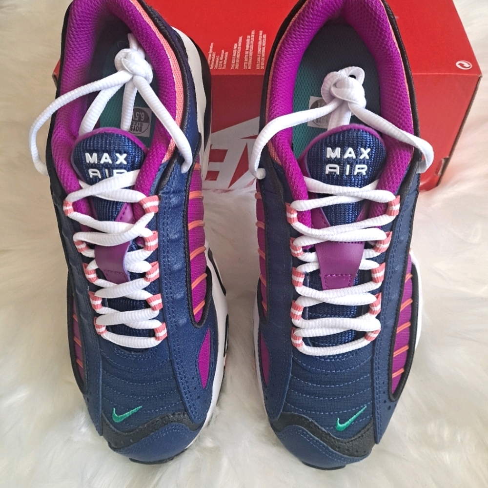 NWOT Nike Airmax Tailwind Blue/white sz 6.5Y